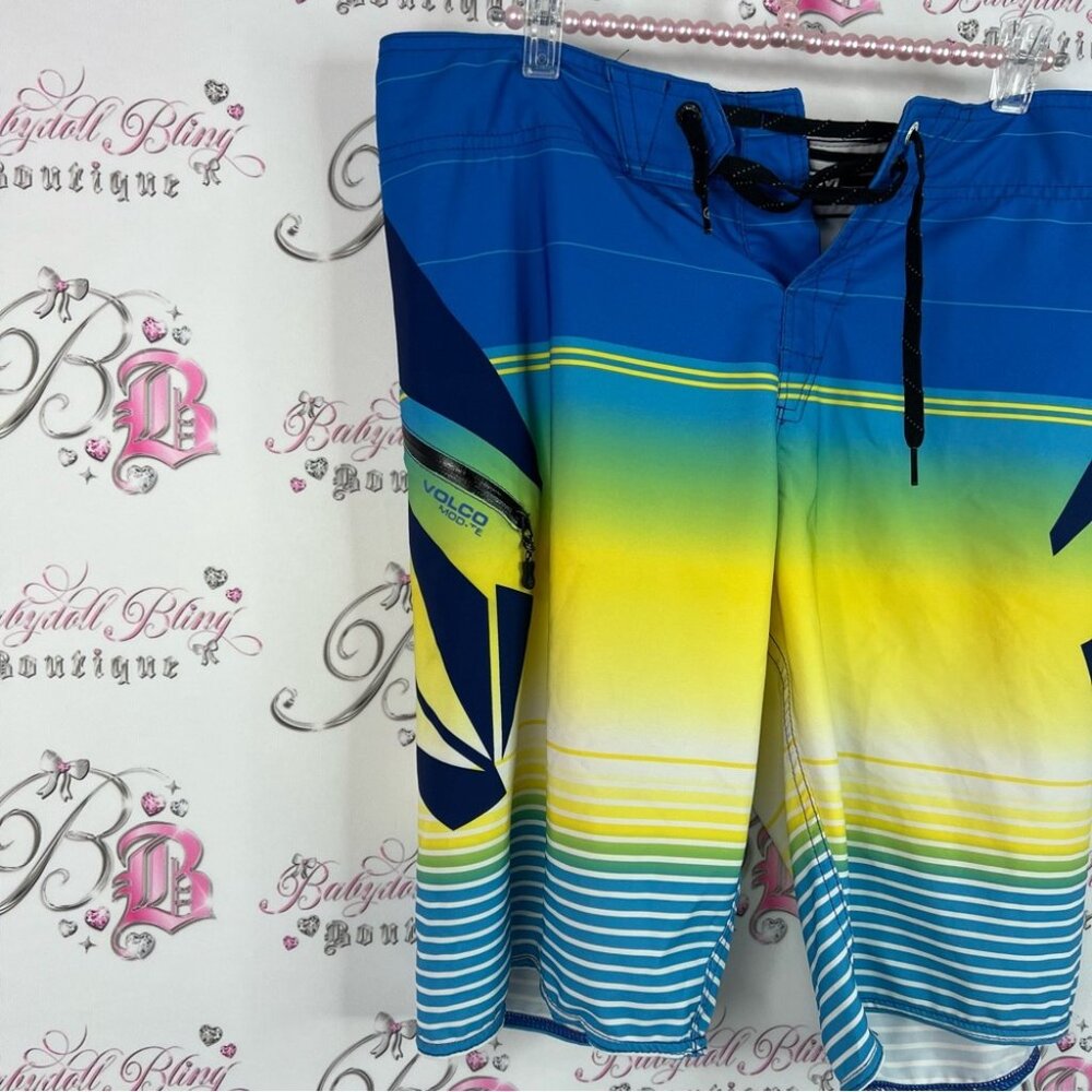 Volcom Shorts Surf Board Mod Tech Ombr Gradient B… - image 4